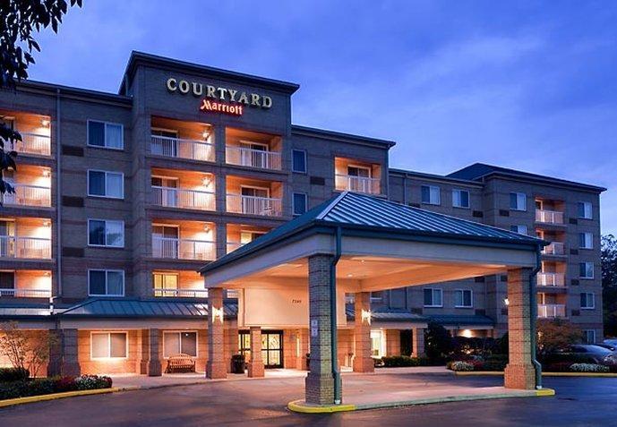 Courtyard Cleveland Airport South Middleburg Heights Exterior foto